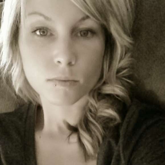 Meet your Posher, Shanna - Picture 1 of 1